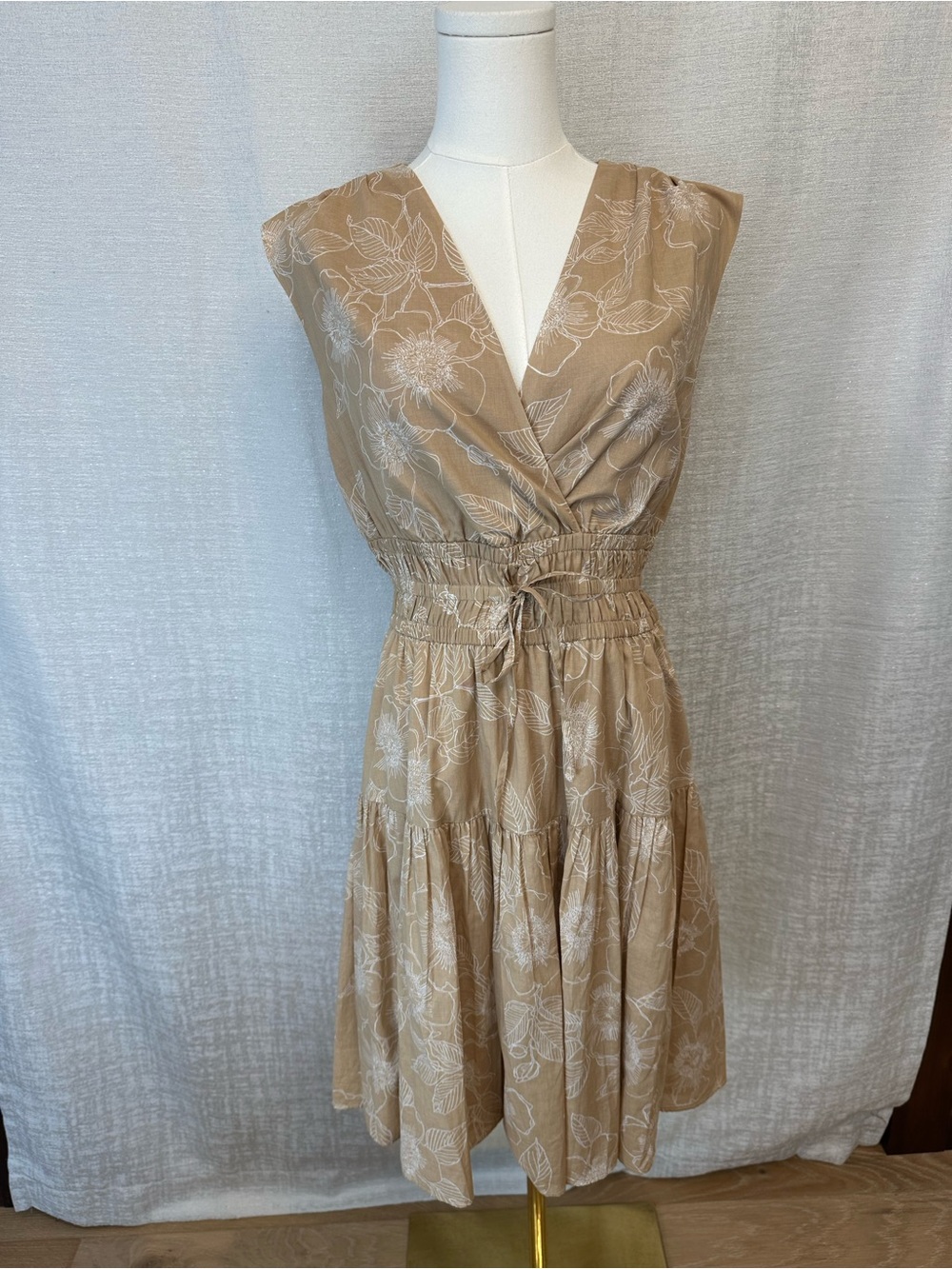 Tommy Hilfiger NWT Boho Tan Floral Tiered Mini Dress & Drawstring Waist